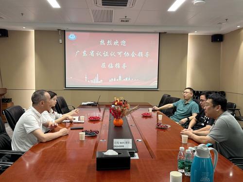 东方纵横2.jpg